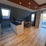 Lotusz Medencevel Апартаменты *